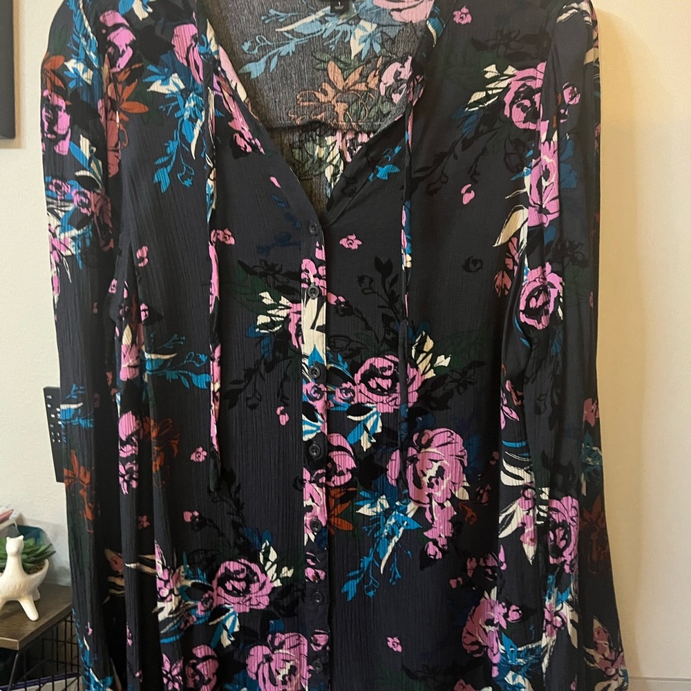 Beautiful Floral Torrid Blouse Sz 1 / 1X